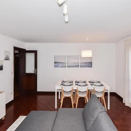 Beautiful Porto Gaia - Views, Metro & Free Parking Lejlighed *